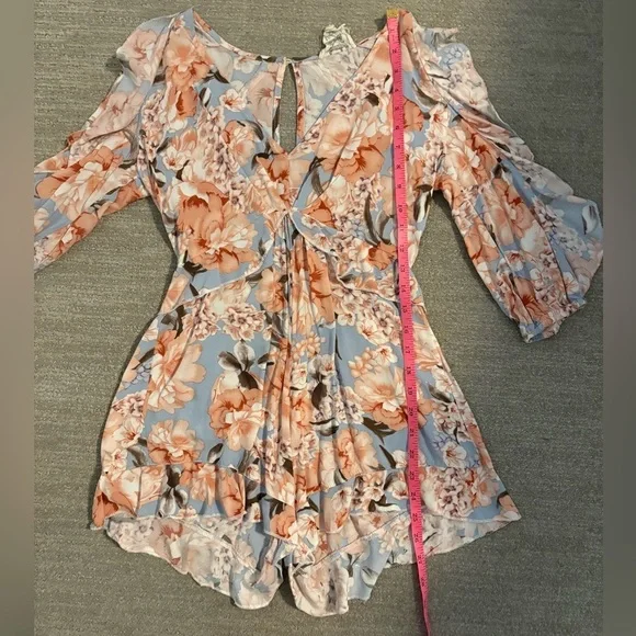 XS romper​​​​​​ - Picture 7 of 9